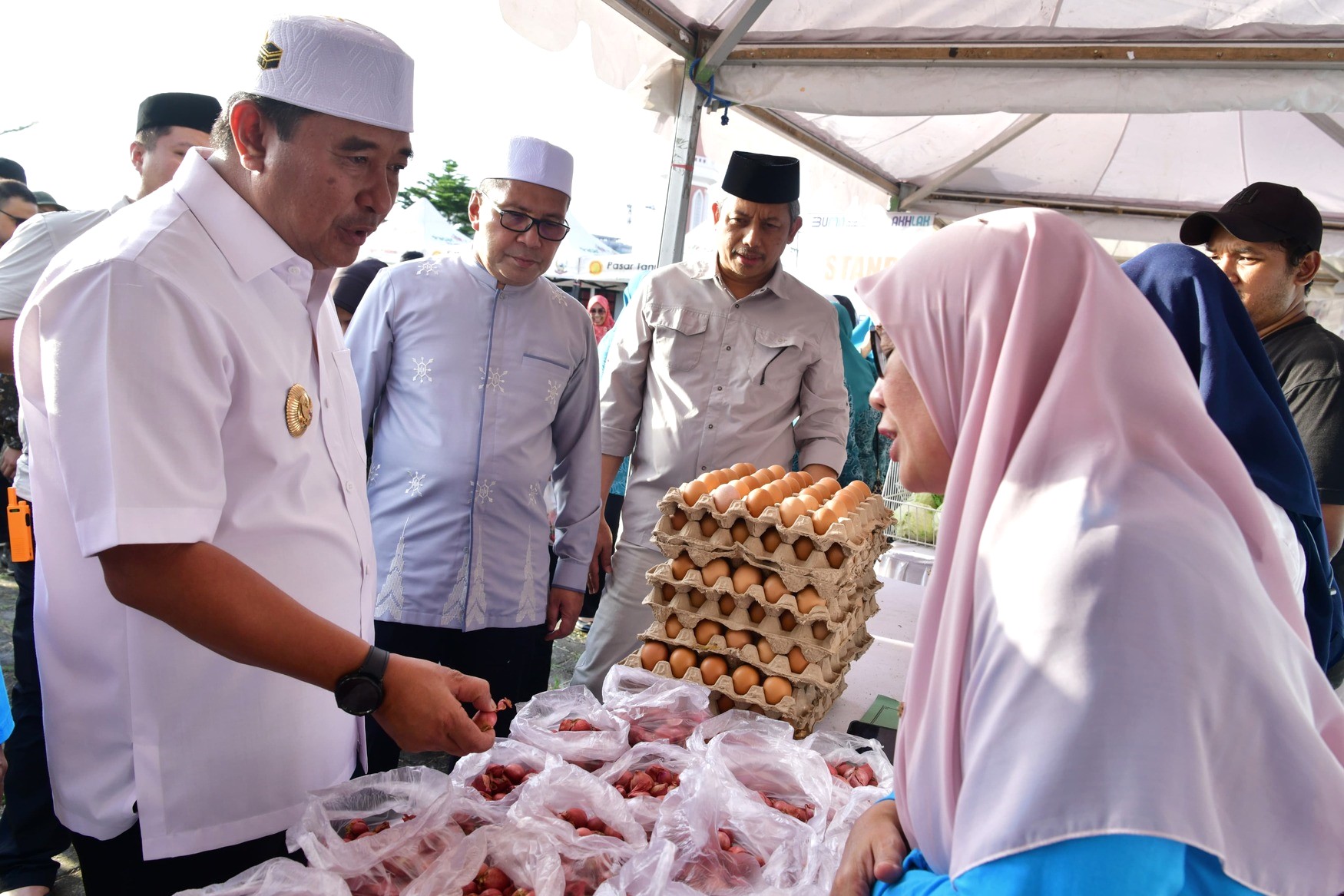 Safari Ramadan Pj Gubernur Sulsel Dirangkaikan Gerakan Pangan Murah Di CPI