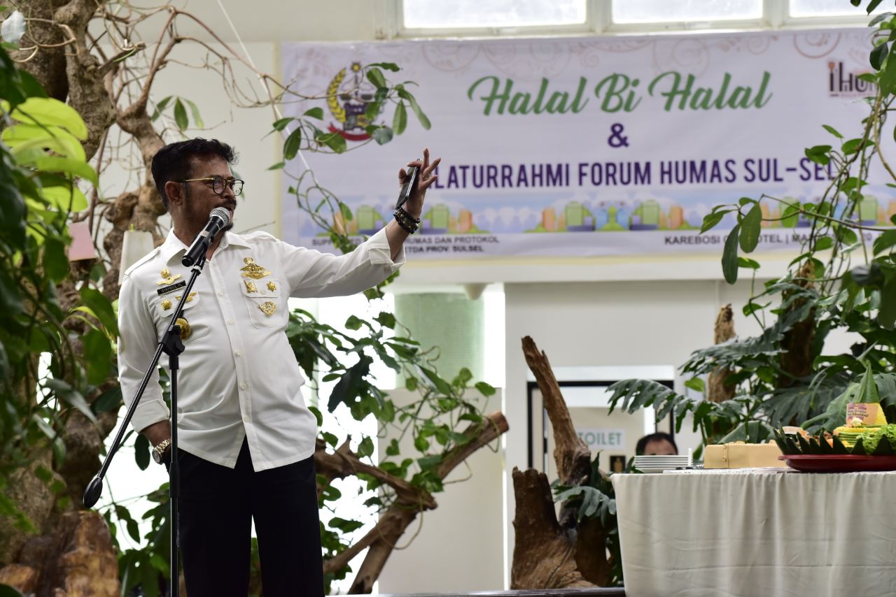 Gubernur Hadiri Halal bi Halal Forum Humas Sulsel