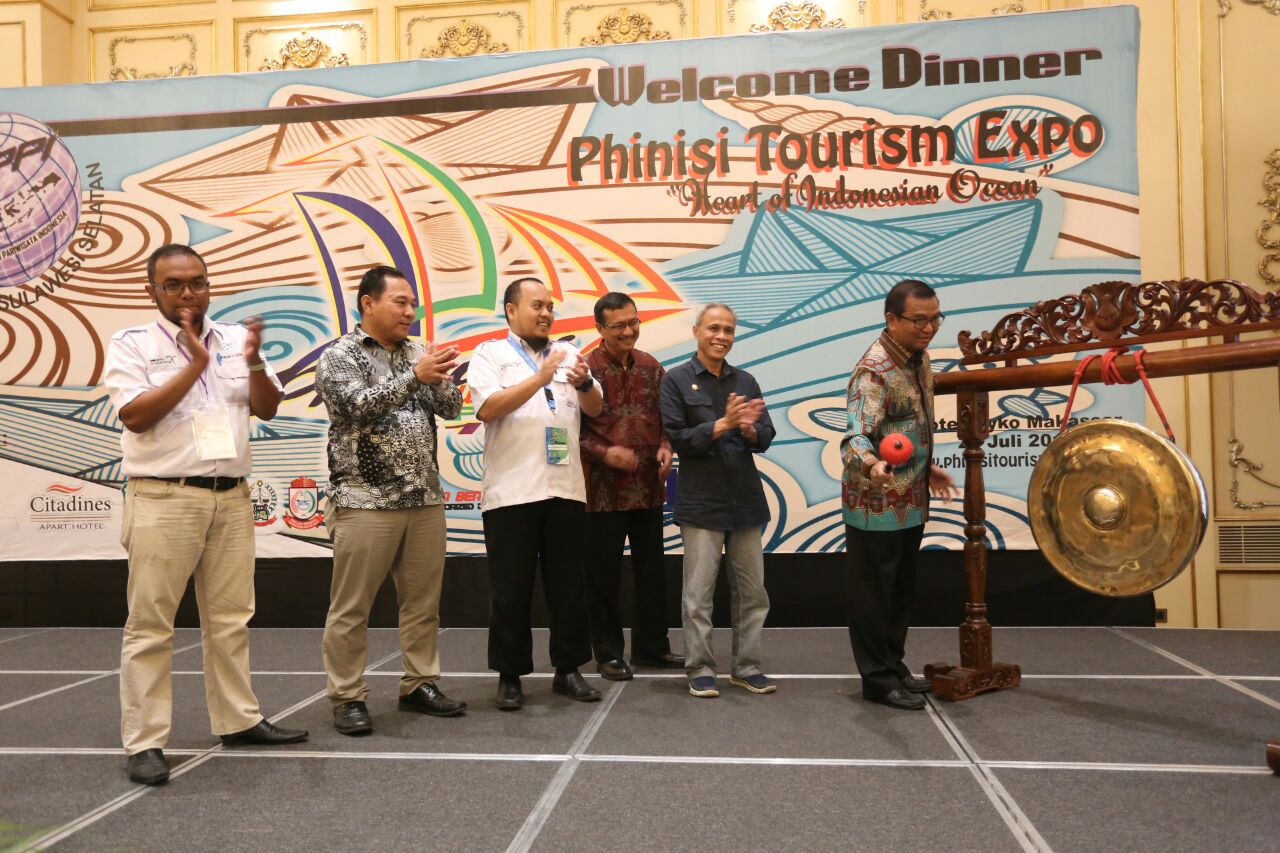 Wagub Buka Phinisi Tourism Expo Heart of Indonesia Ocean