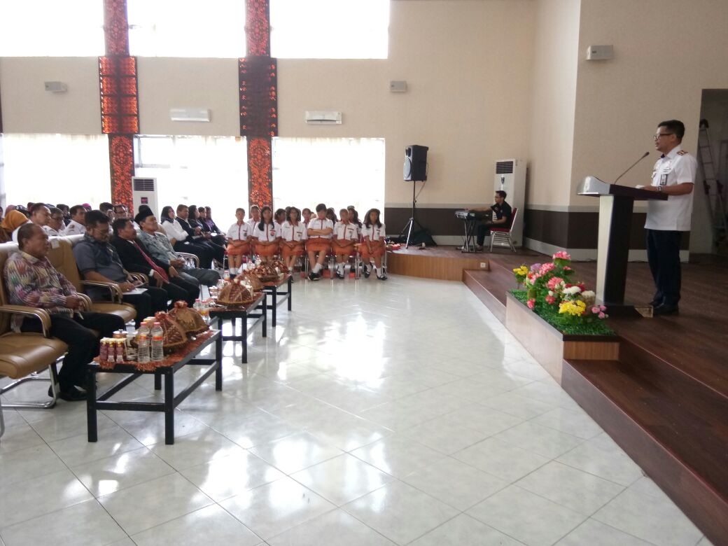 Gubernur Buka Musyawarah Kelompok Kerja SMA Swasta Makassar 