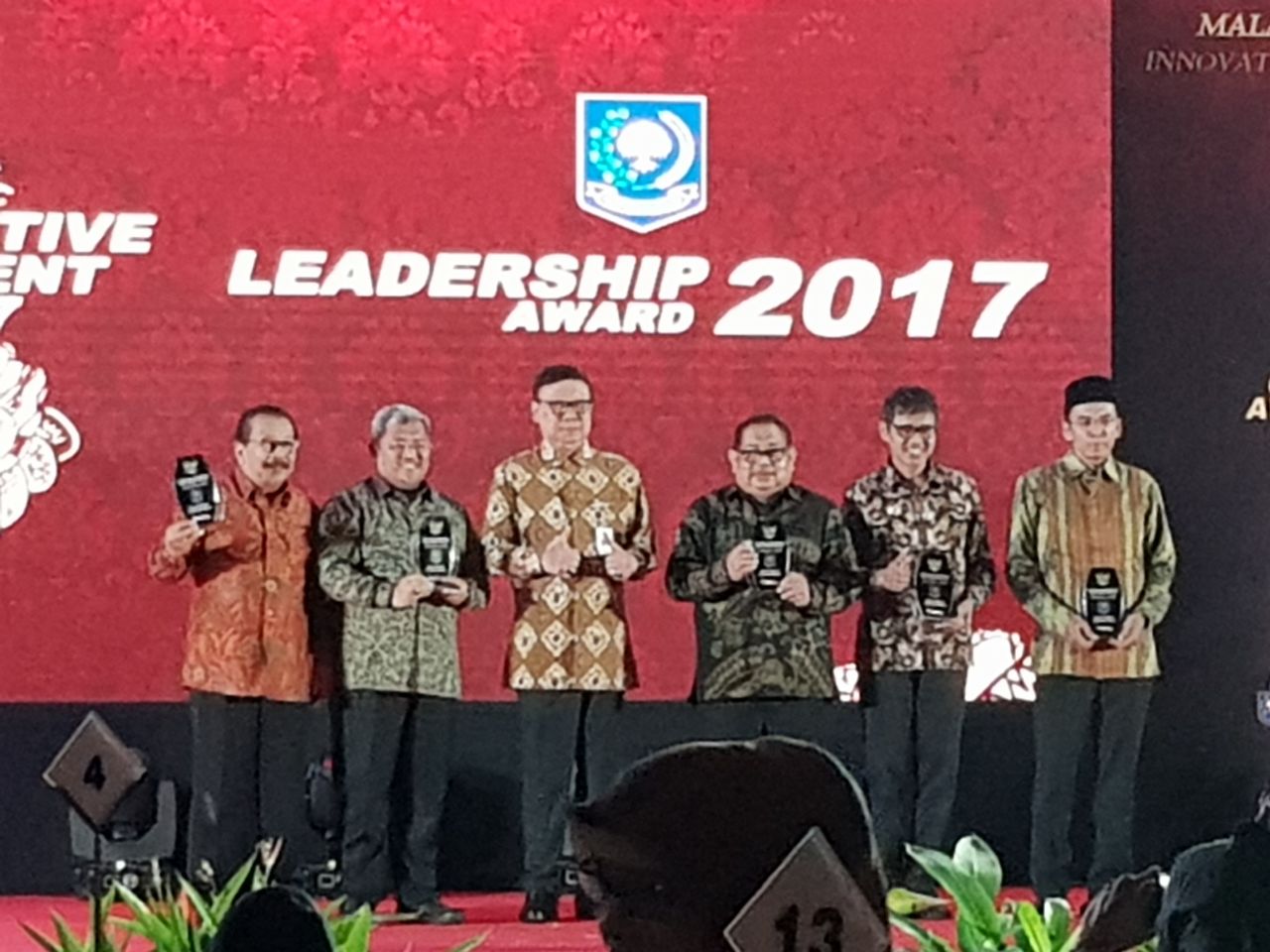 Syahrul Terima Penghargaan Gubernur Terbaik
