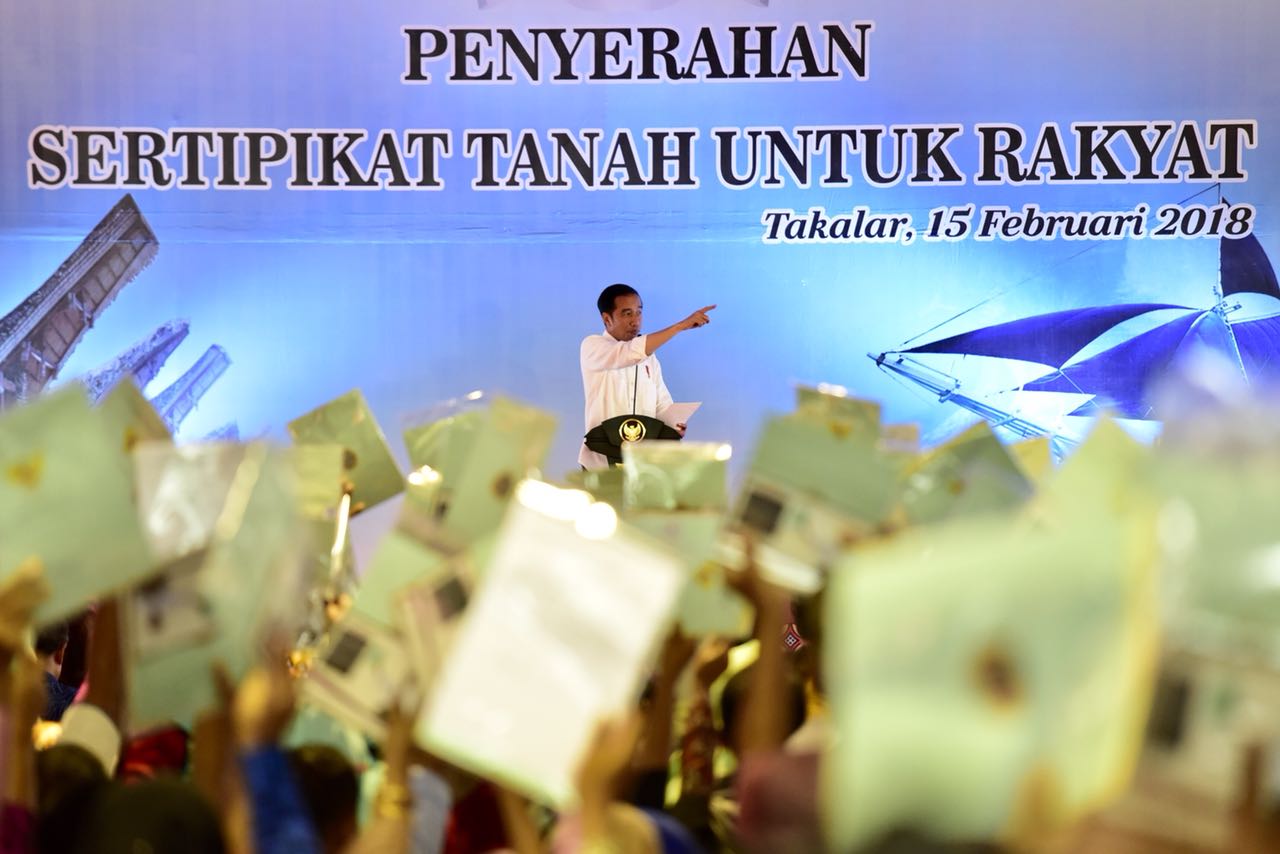 Presiden Serahkan Sertifikat Tanah untuk Enam Daerah di Sulsel