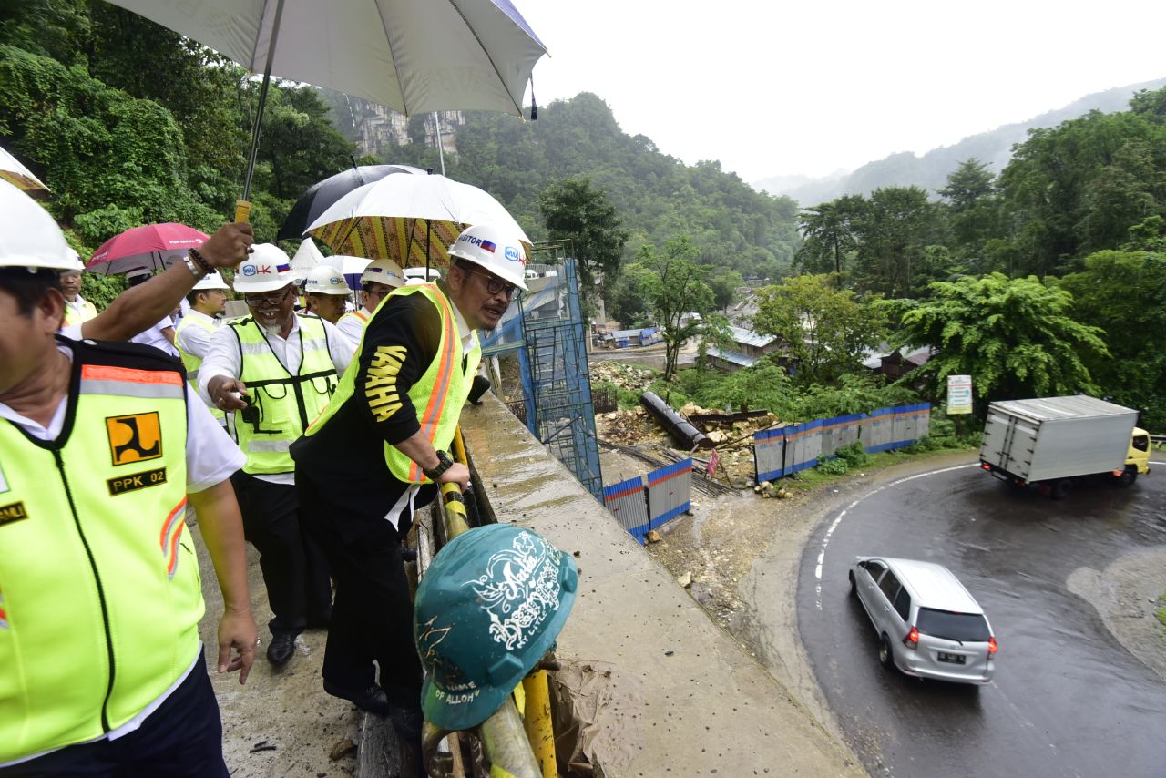 Gubernur Tinjau Pembangunan Proyek Elevated Road di Maros
