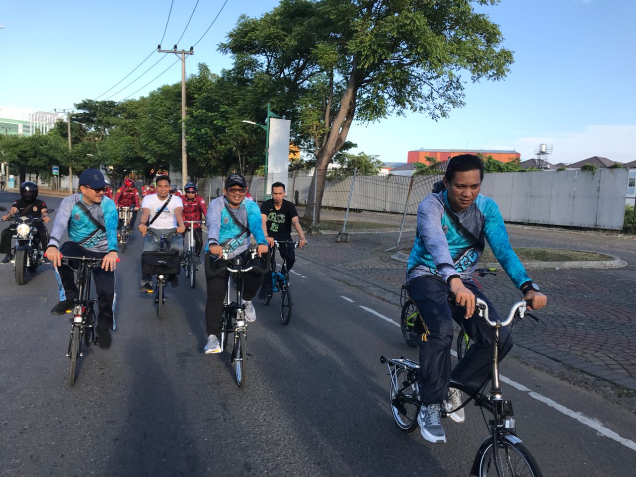 Sumarsono Isi Hari Libur Bersepeda Bersama Komunitas Sepeda Lipat Indonesia Makassar 