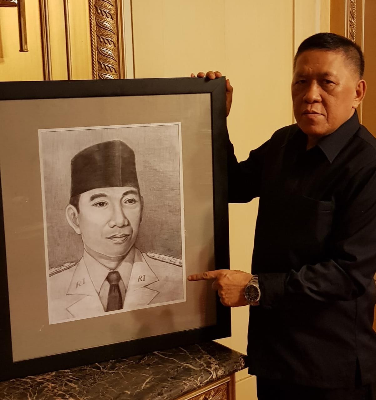 Foto Bung Karno Dipasang di Kamar Presiden Rujab Gubernur Sulsel