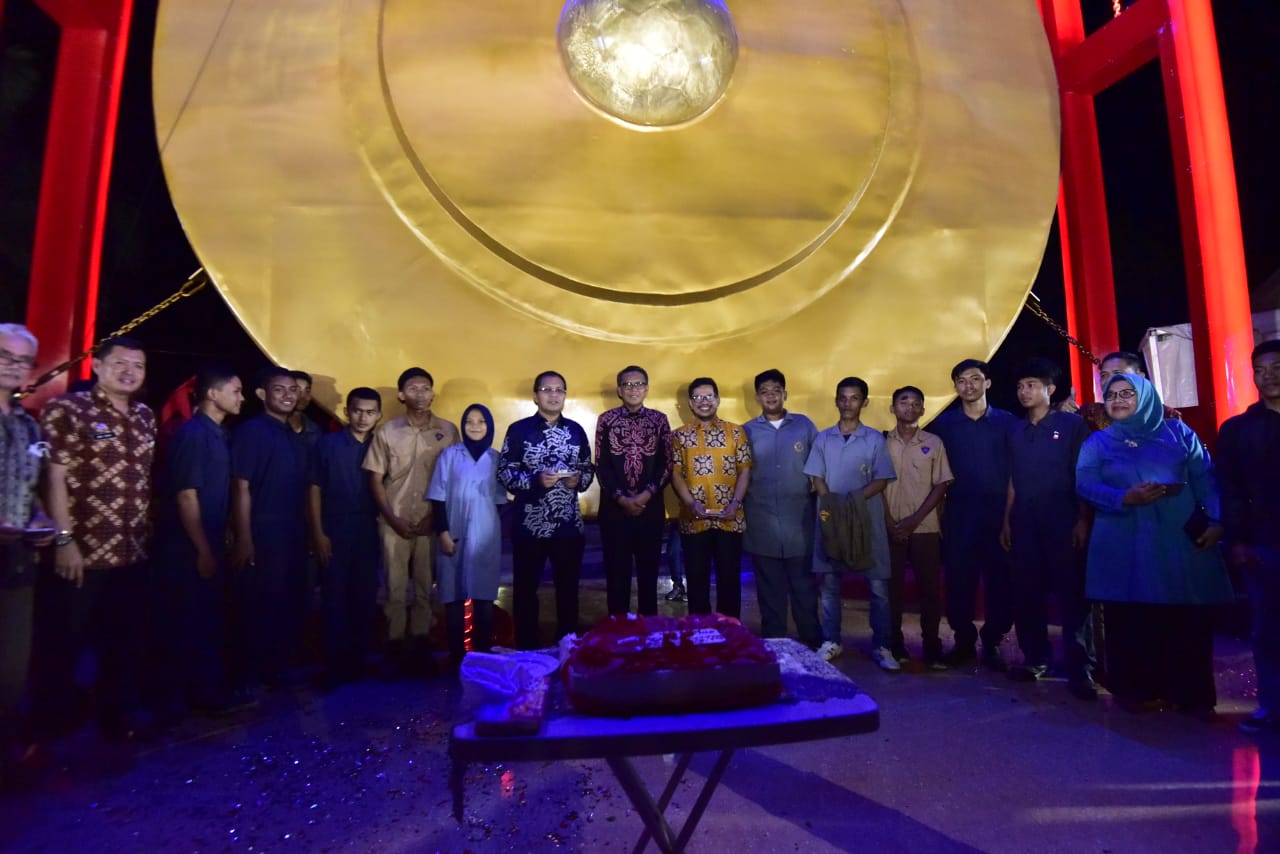 Gubernur Sulsel Resmikan Gong Andalan SMK, Raih Penghargaan Rekor MURI