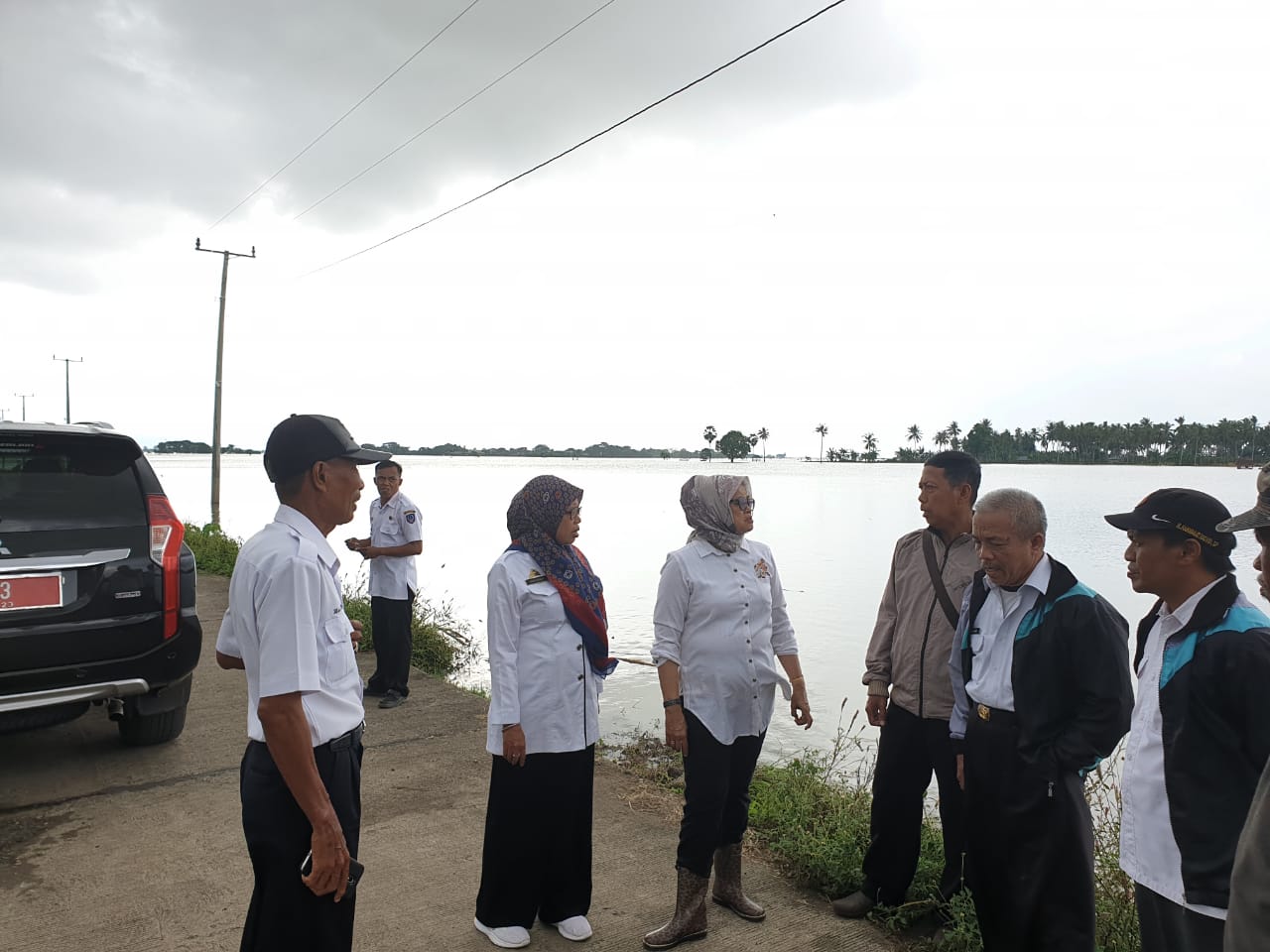 Pemprov Sulsel dan Kementan Berikan Bantuan Sembako dan Bibit untuk Korban Banjir di Sulsel