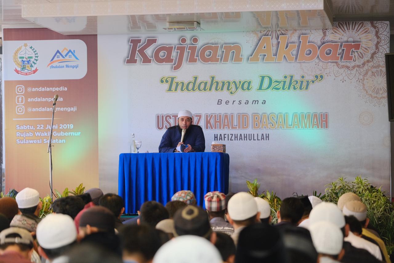 Ustadz Khalid Basalamah Bawakan Kajian Akbar di Rujab Wagub
