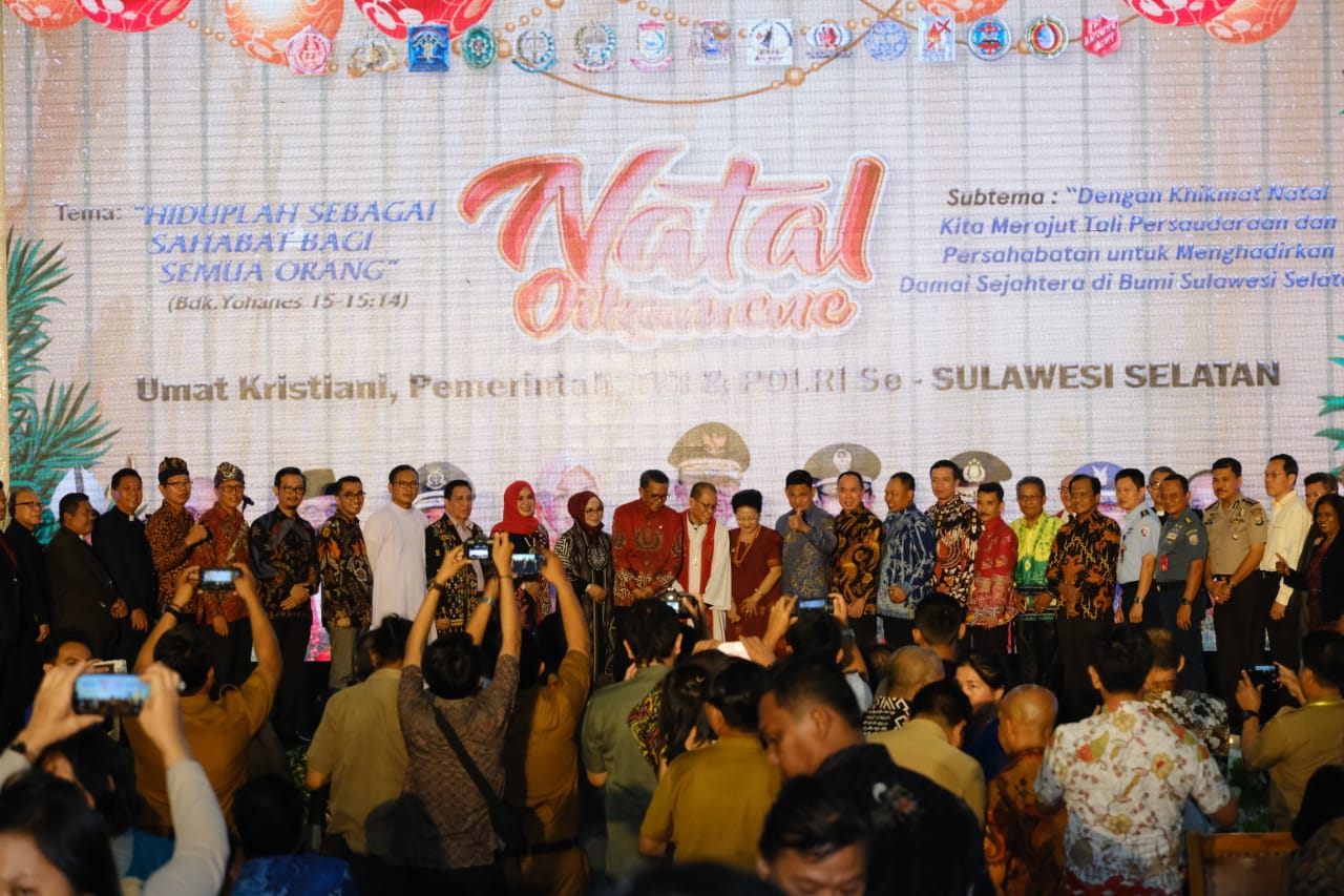 Gubernur, Momentum Natal Pererat Tali Persaudaraan antar Umat Beragama