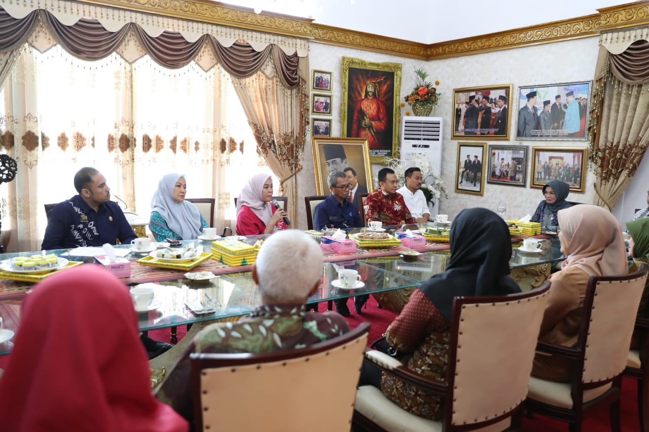 Ketua TP PKK Provinsi Sulsel Lies F Terima Panitia Hari Kebudayaan Makassar 2020