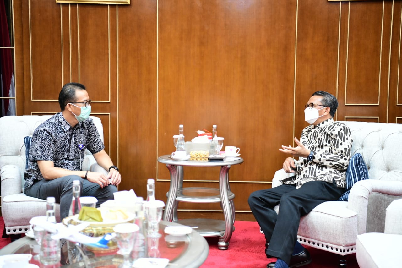Terima Pimpinan Garuda, Gubernur Sulsel Tambah Rapid Antigen Gratis bagi Penumpang