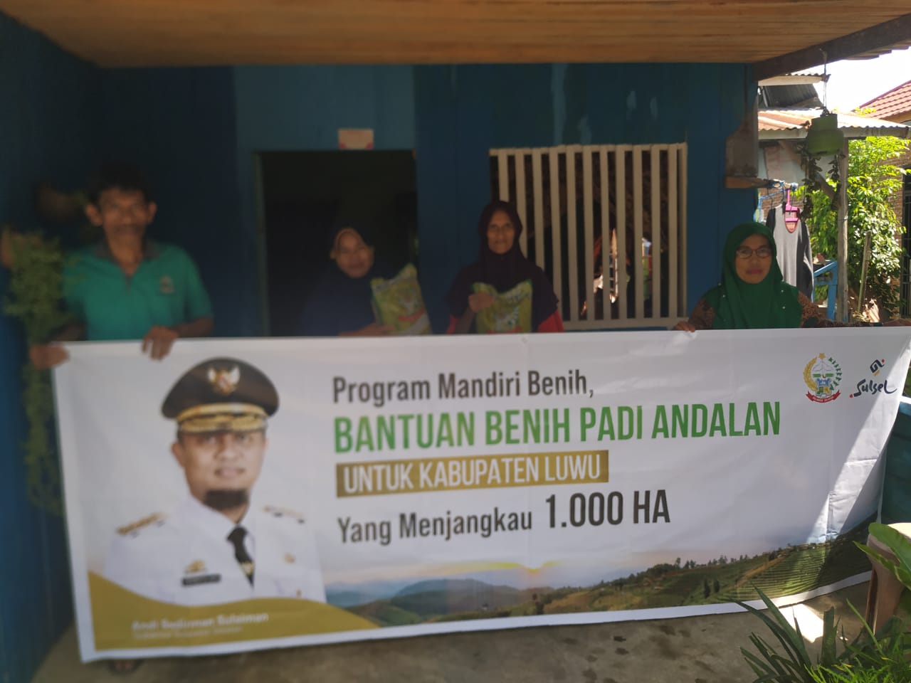 Dapat Benih Gratis dari Pemprov Sulsel, Petani Luwu : Terima Kasih, Gubernurku, Andalanku