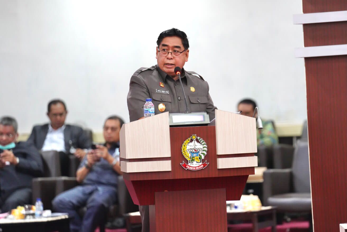 Sekda Abdul Hayat Sampaikan Pendapat Gubernur Terkait Tiga Ranperda Inisiatif DPRD Sulsel 