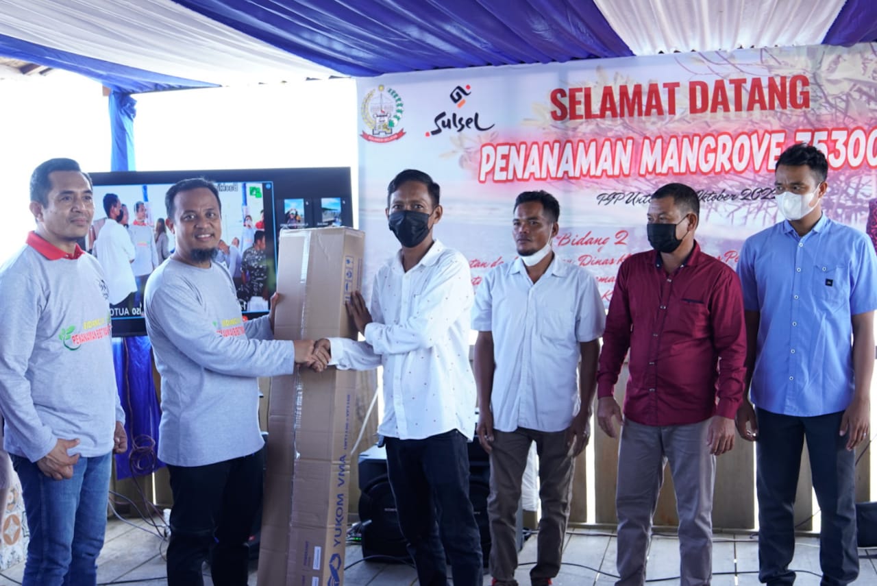 Dapat Bantuan Smart Fishing, Nelayan Takalar : Terima Kasih Pak Gubernur Andi Sudirman