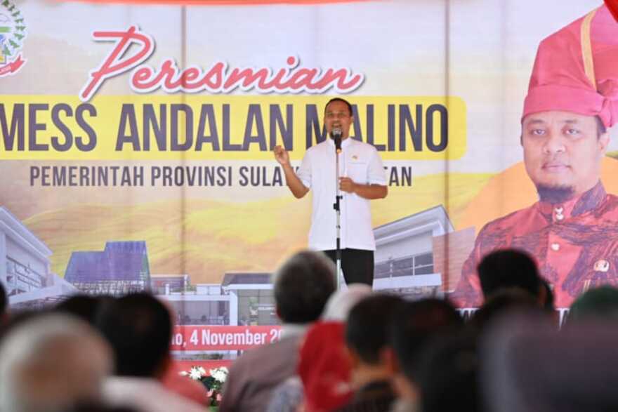 Gubernur Andi Sudirman Resmikan Mess Andalan Malino