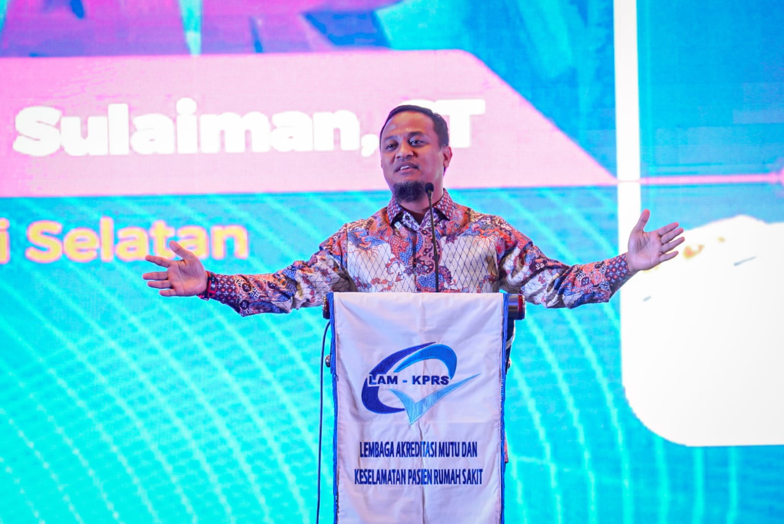 Dipusatkan di Makassar, Gubernur Andi Sudirman Buka Acara 2 Tahun LAM-KPRS