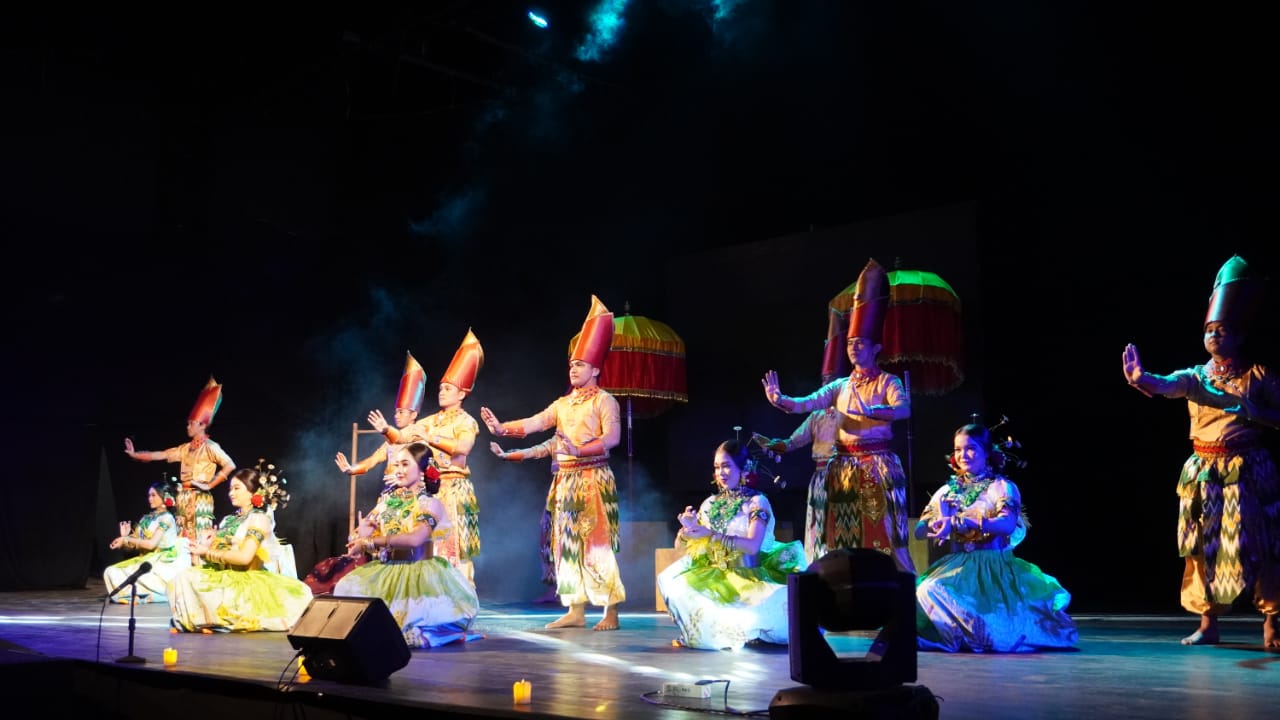 Wujudkan Cinta Budaya Sulawesi Selatan Melalui Festival Societeit De Harmonie