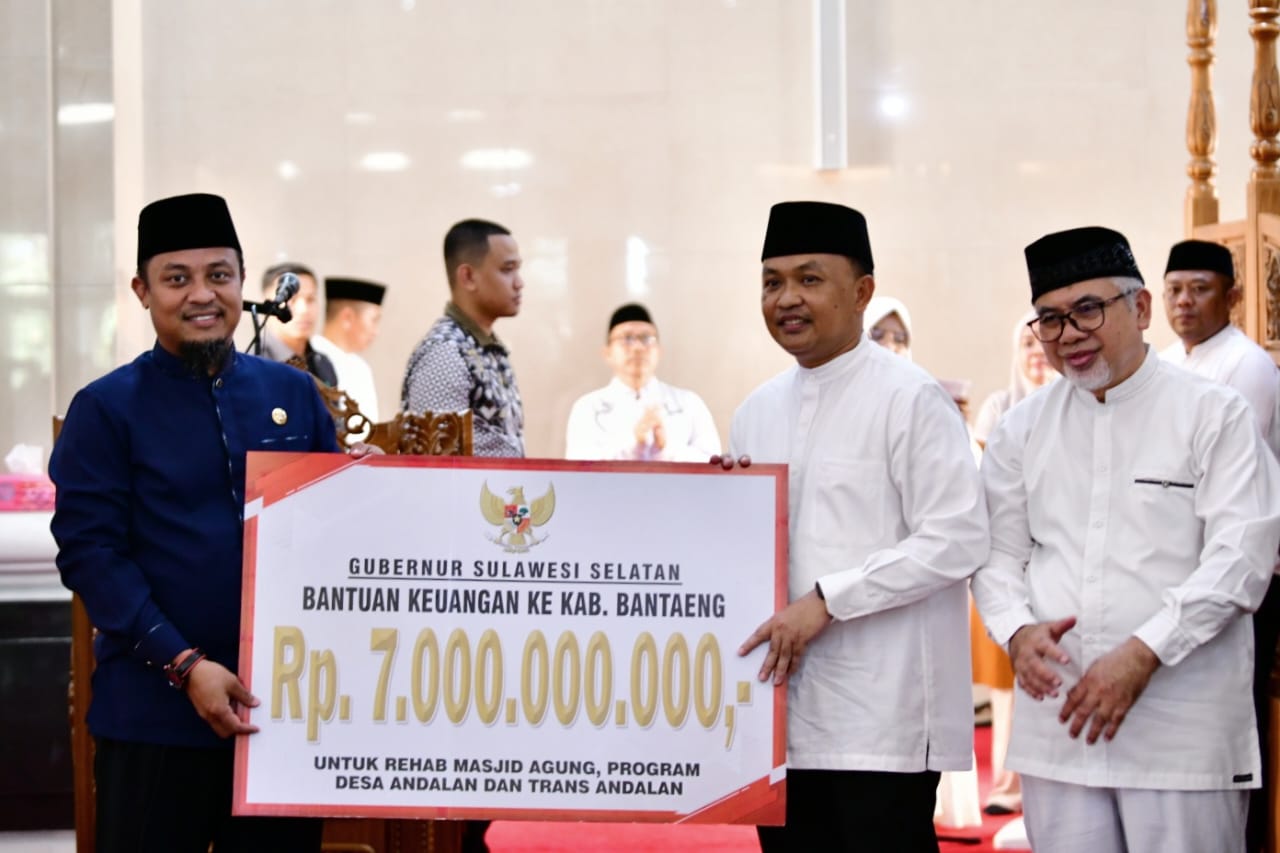 Gubernur Andi Sudirman Kembali Gelontorkan Rp 7 Miliar Bantuan Keuangan untuk Bantaeng