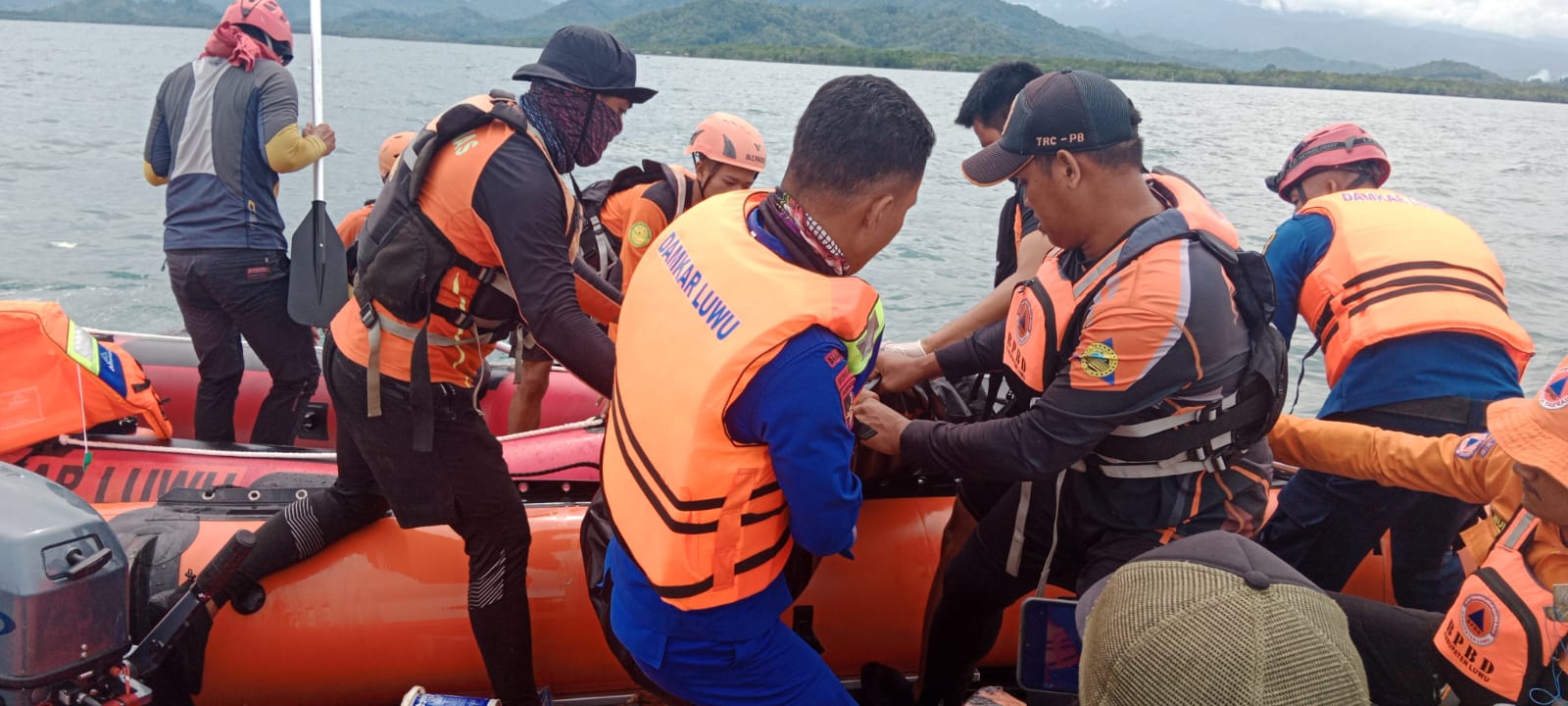Tim Sar Gabungan Temukan Pemancing yang Terjatuh dari Perahu di Perairan Batulotong Luwu