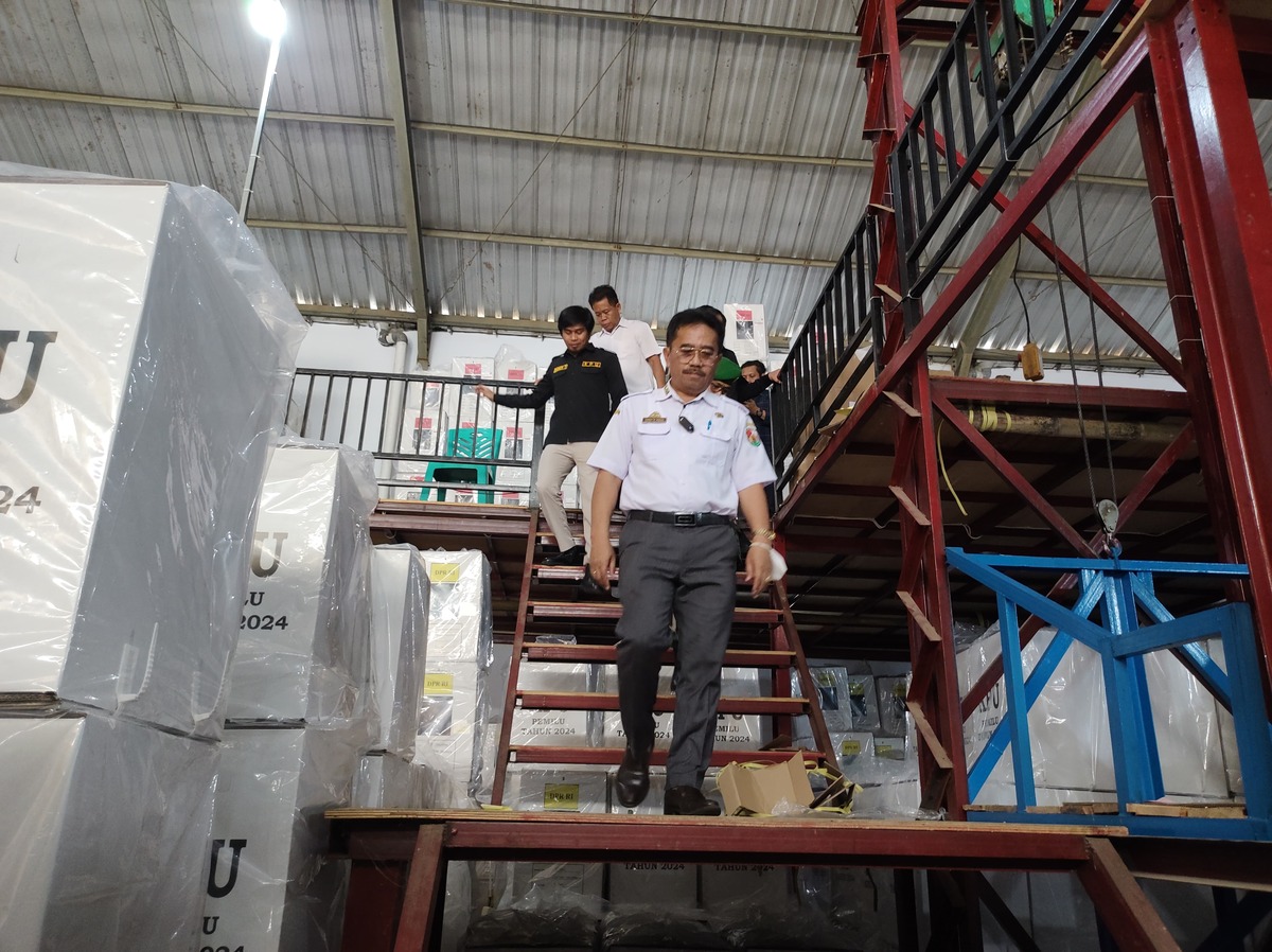 Tindak lanjuti Instruksi Gubernur, Forkopimda Toraja Utara Periksa Kesiapan Logistik Pemilu 2024