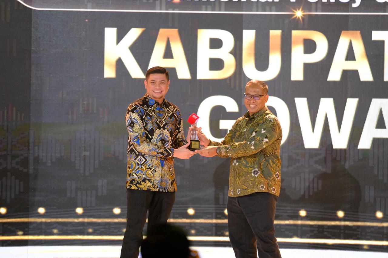 Pemkab Gowa Raih Dua Penghargaan di CNN Indonesia Awards 2024 