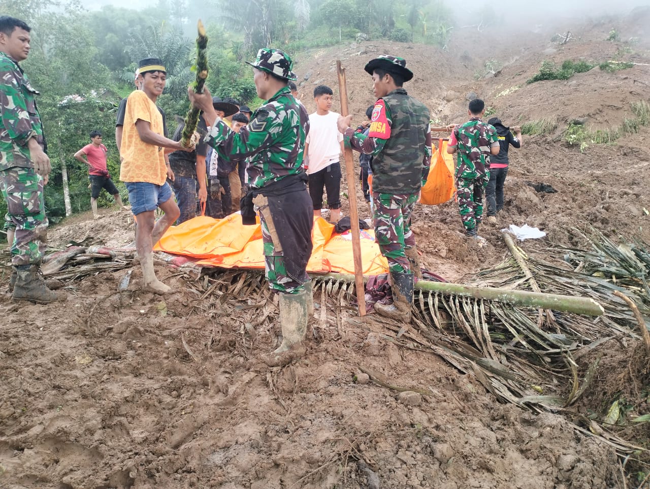 18 Meninggal Tertimbun Longsor di Toraja, Pj Gubernur: Kita Gerakkan Semua Potensi Berikan Bantuan dan Evakuasi