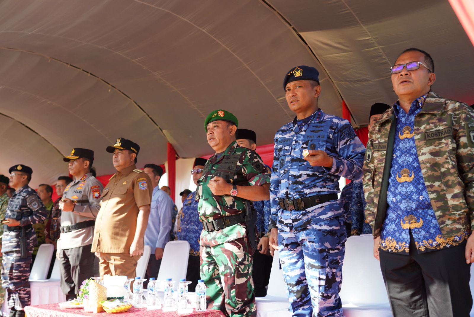 Pangdam XIV/Hsn Menghadiri Sertijab Pangdivif-3/Kostrad dan Mengucapkan Selamat dan Sukses Atas Jabatan Baru Yang Diemban