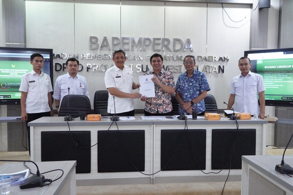 Bapemperda DPRD Sulsel Bersama Pj Sekertaris Daerah Provinsi Rapat Bersama