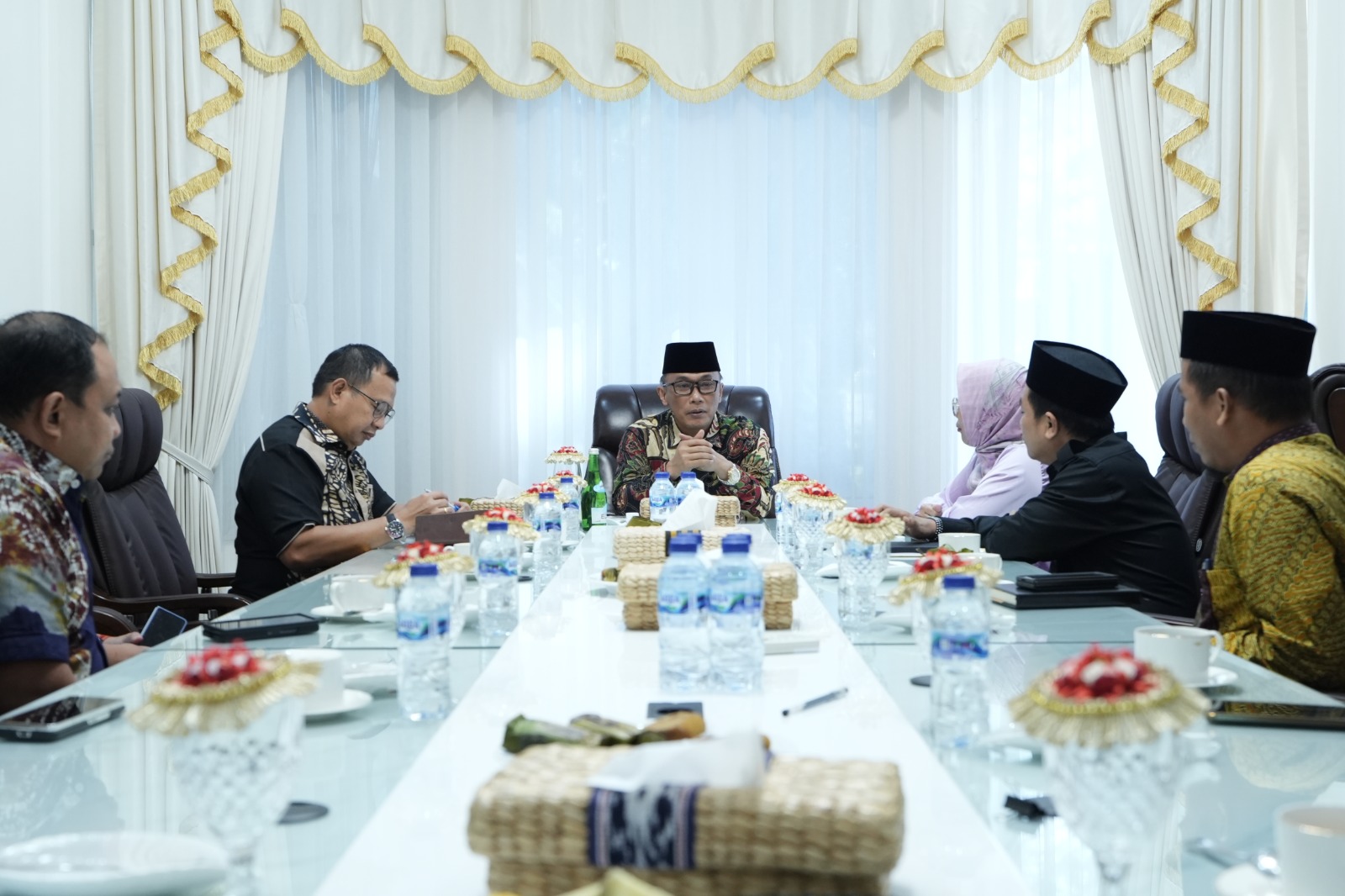 Bersama KPU Sulsel, Penjabat Gubernur Prof Zudan Bahas Persiapan Pilkada Serentak