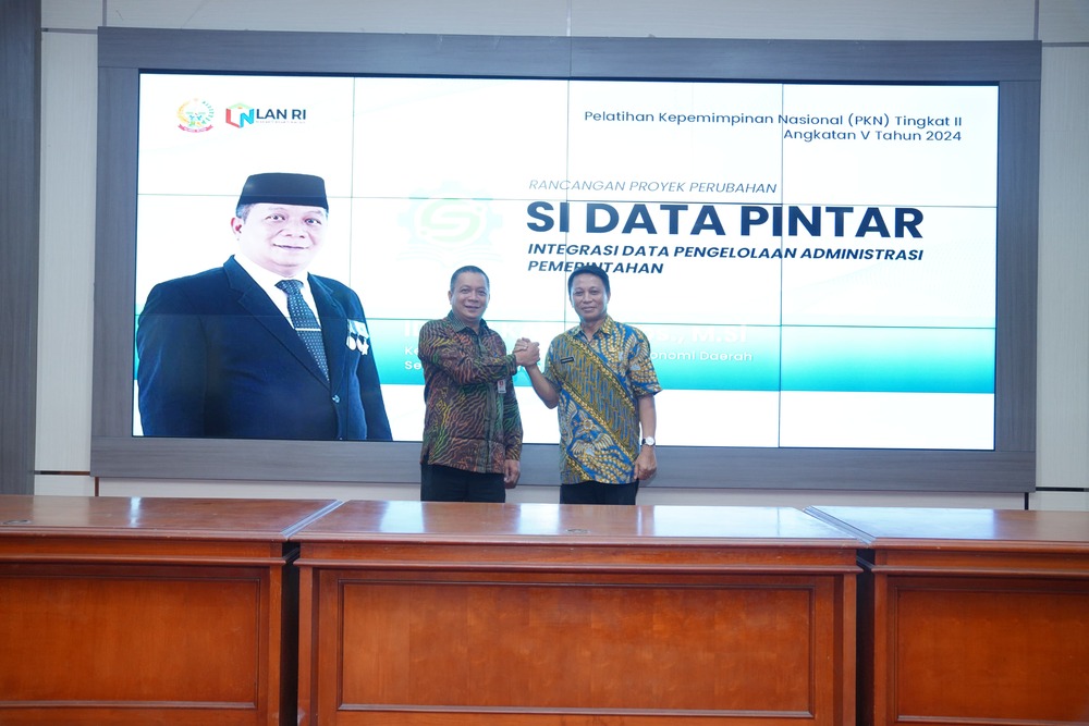 Diinisiasi Kabiro Pemerintahan dan Otoda Idham Kadir, Plh Sekprov Sulsel Launching Inovasi Si Data Pintar