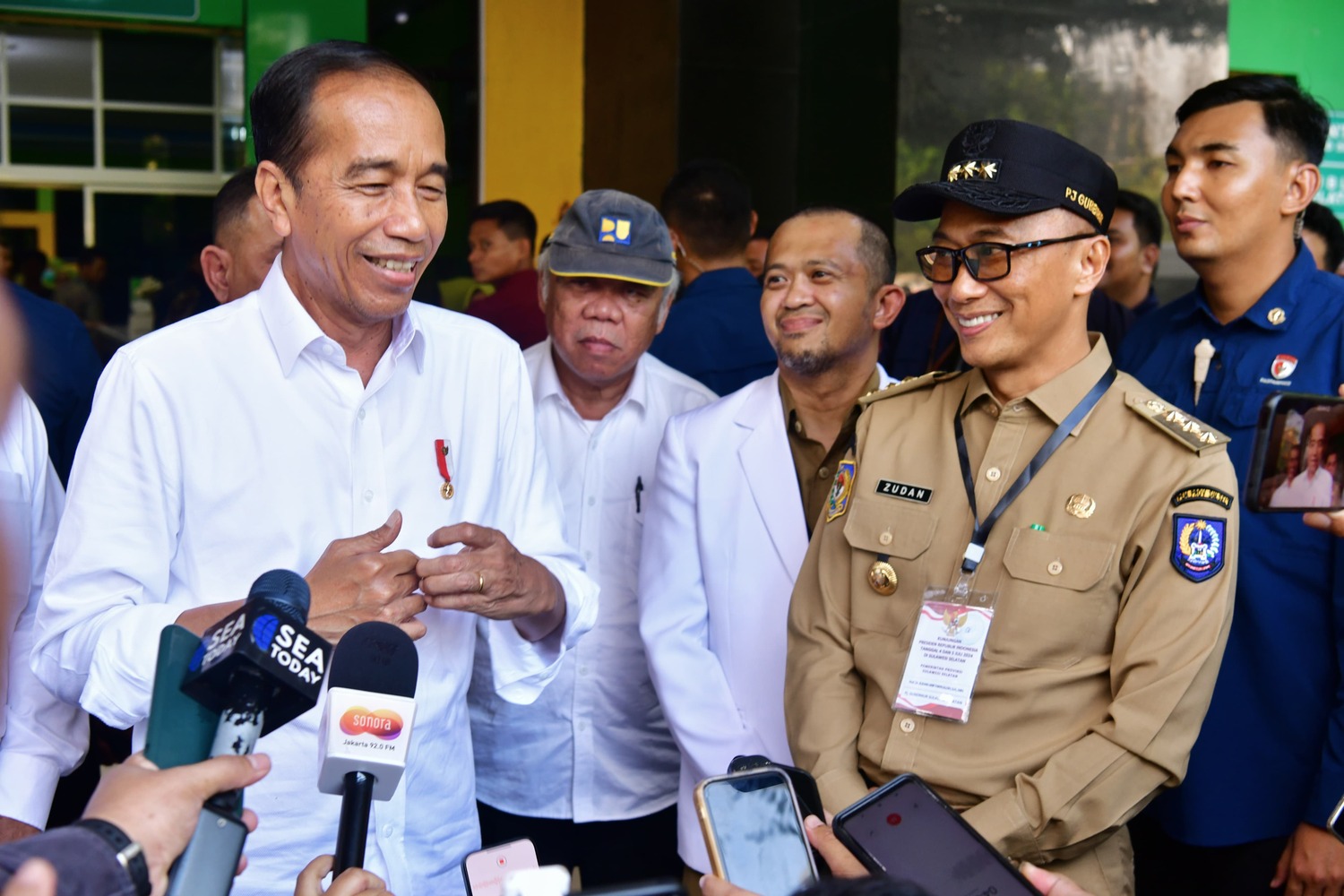 Didampingi Penjabat Gubernur Prof Zudan Arif Fakrulloh Kunjungi RSUD Sinjai, Presiden Jokowi: Bersih, Penataan Baik, Dokter Cukup