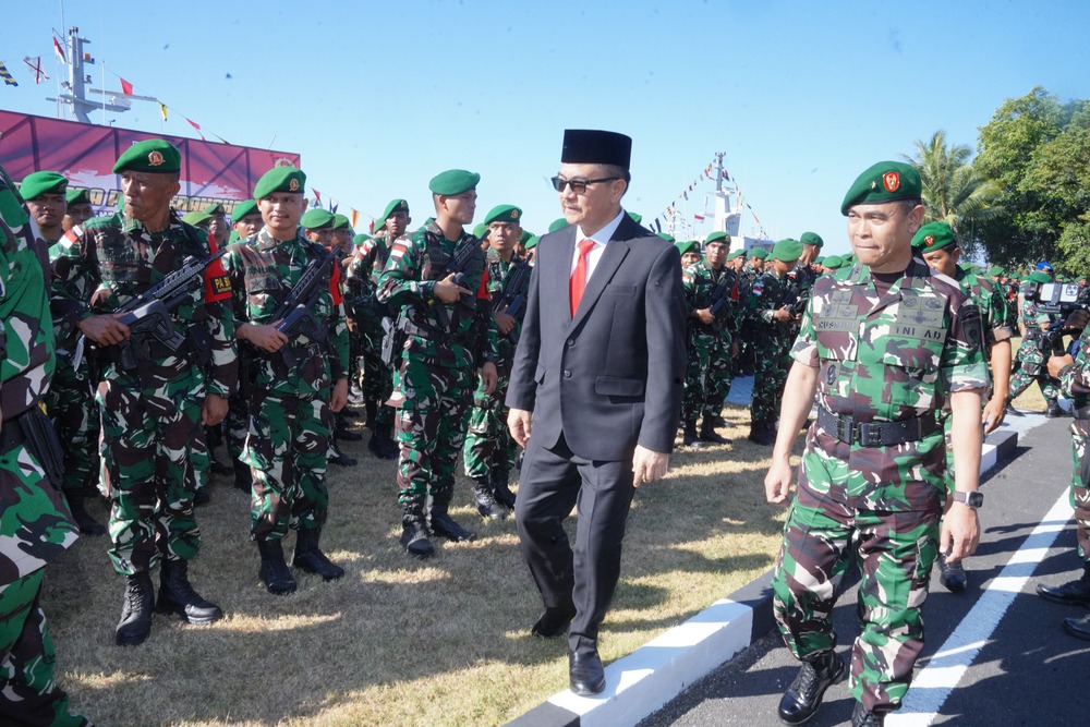 Hadiri Upacara Pemberangkatan Satgas Yonzipur, Jufri Rahman: Wujud Nyata Hubungan Erat antara Pemprov Sulsel dengan TNI-Polri