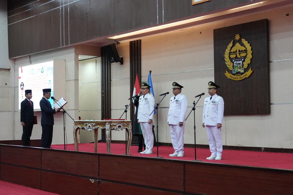 Pj Gubernur Prof Zudan Lantik Tiga Pj Bupati, Minta Perkuat Koordinasi Hingga ke Tingkat Pusat