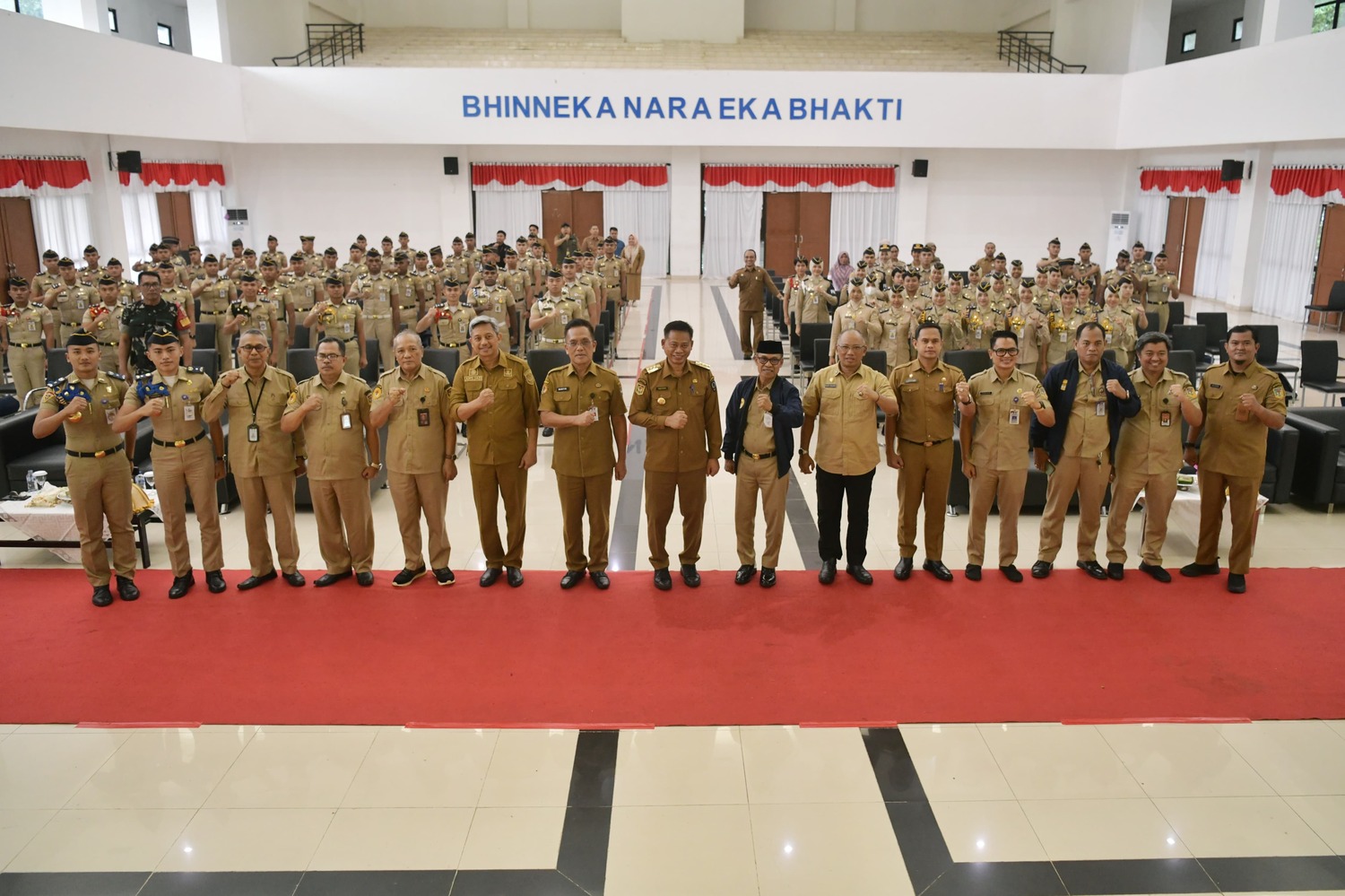 Beri Kuliah Umum di Kampus IPDN, Prof Fadjry Djufry: Kejujuran dan Integritas Kunci Kesuksesan