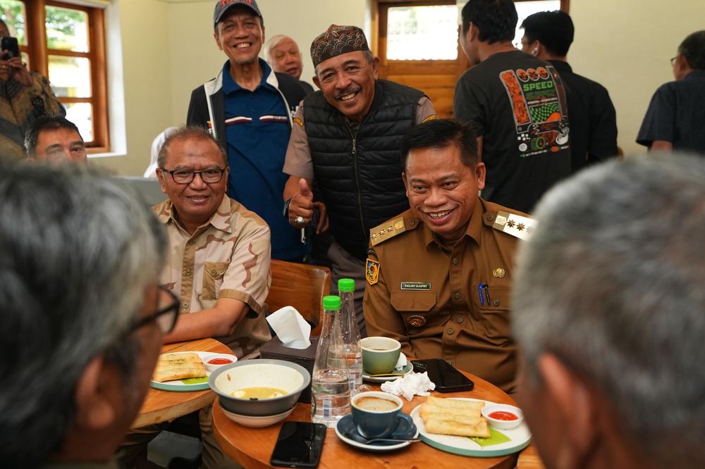 Di Penghujung Masa Jabatan, Prof Fadjry Djufry Ingatkan Gubernur Terpilih Tetap Laksanakan Program MBG, PKG, dan Capai Target Swasembada Pangan