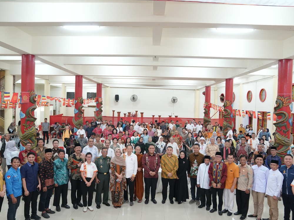 Pemprov Sulsel Puji Peran Umat Buddha dalam Bangun Karakter Bangsa di Perayaan Waisak