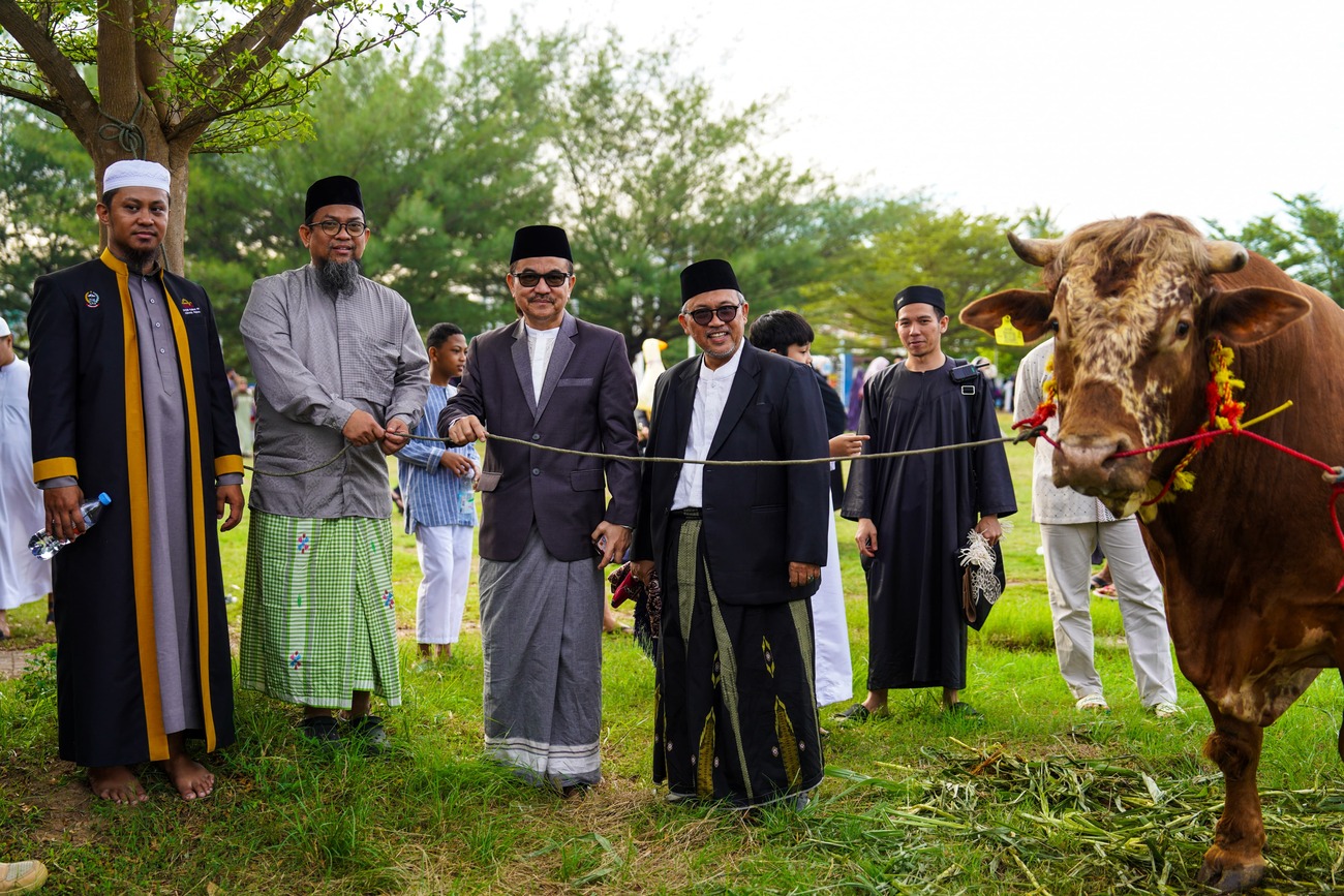 Sekda Sulsel Salat Iduladha di Masjid Kubah 99 Asmaul Husna, Saksikan Sapi Kurban Presiden Prabowo