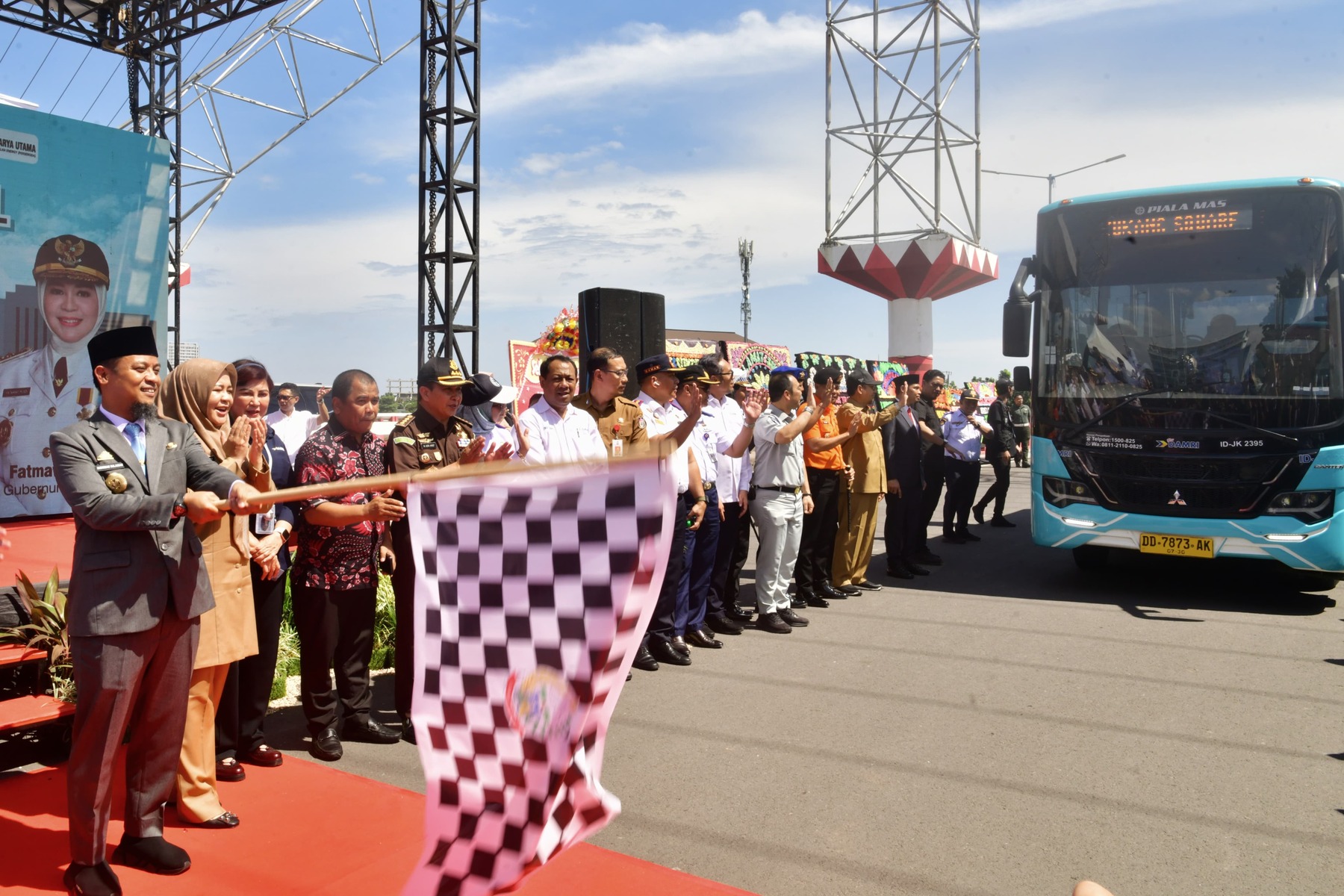 Gubernur Sulsel Luncurkan Bus Trans Sulsel, 27 Armada Resmi Beroperasi di Mamminasata