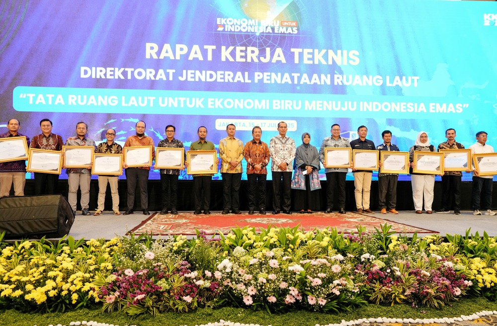 Sulsel Provinsi Pertama Integrasikan RTRW dengan Zonasi Laut, Raih Penghargaan Nasional