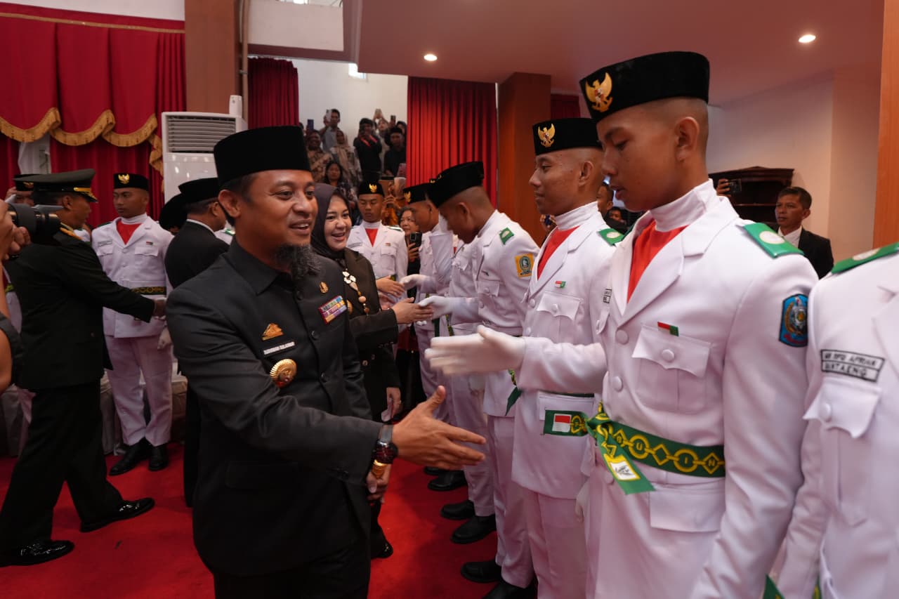 Besok Pagi, Upacara Penaikan Bendera HUT ke-80 RI Digelar di Rujab Gubernur Sulsel