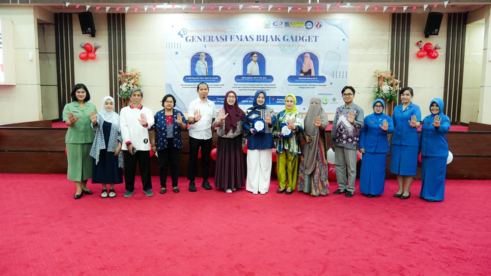Wagub Sulsel Fatmawati Rusdi Buka Seminar Parenting, Tekankan Peran Orang Tua dalam Penggunaan Gadget