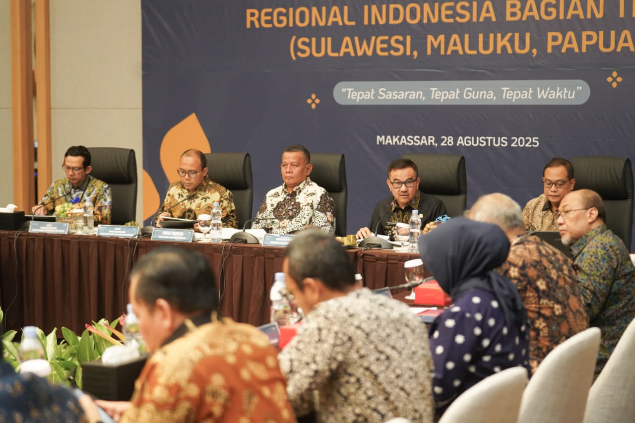 Hadiri Rakor Penyaluran KUR 2025, Sekda Jufri Rahman: Peran KUR Terbukti Dorong Pertumbuhan Ekonomi di Sulsel