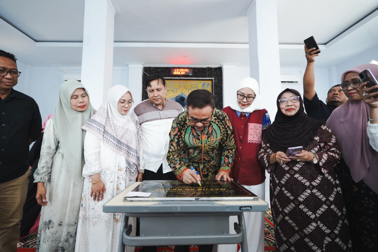 Sekda Sulsel Jufri Rahman Resmikan Masjid Ar-Rauf SD Pertiwi Makassar