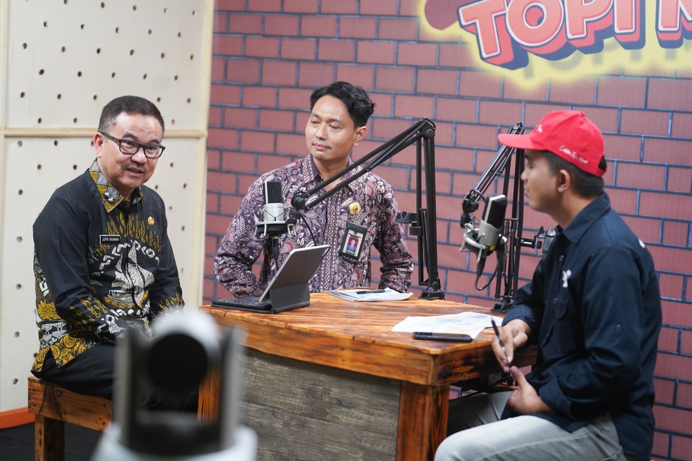 Sekda Sulsel Ajak Masyarakat Rayakan Hari Radio Nasional: Sekali di Udara, Tetap di Udara!*