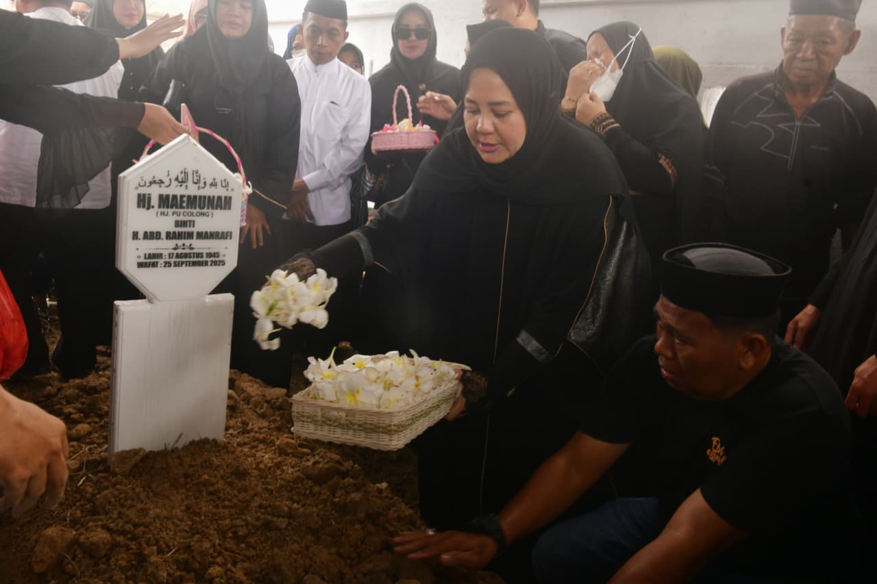 Prosesi Pemakaman Ibunda Wakil Gubernur Sulsel di Sidrap Penuh Khidmat dan Haru