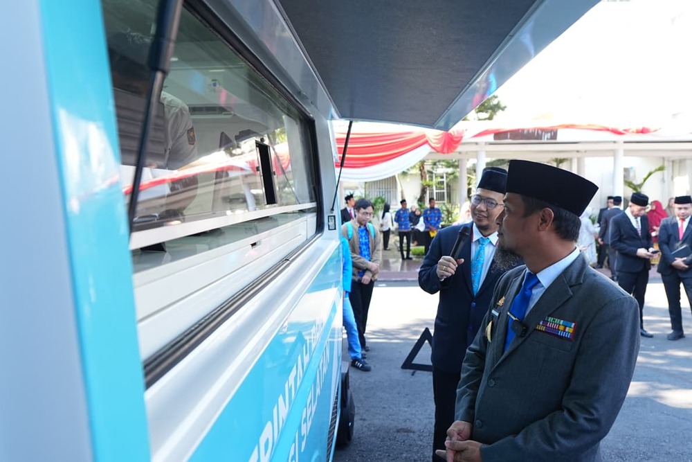 Sulsel Hadirkan Mesin Pencetak KTP Mobile Pertama, Gubernur: Dekatkan Layanan ke Desa