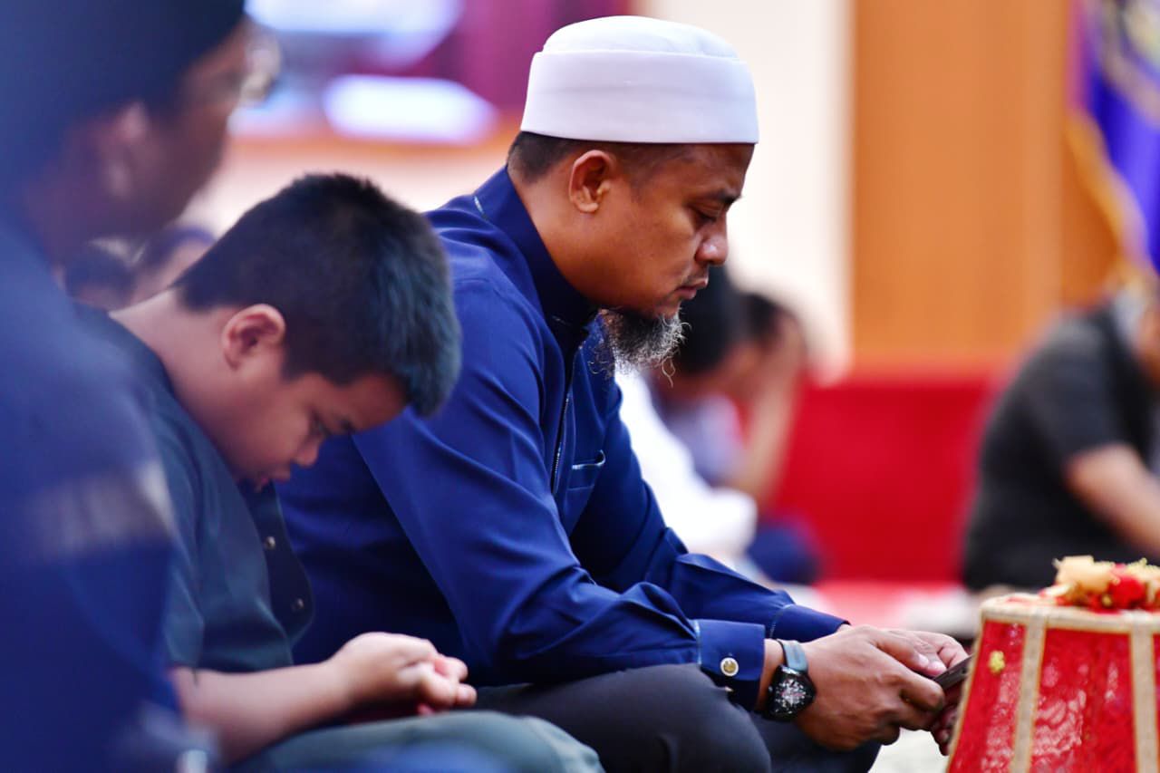 Gubernur Andi Sudirman Hadiri Kajian Islam Ilmiah Bertema "Menjaga Diri dan Keluarga dari Api Neraka"