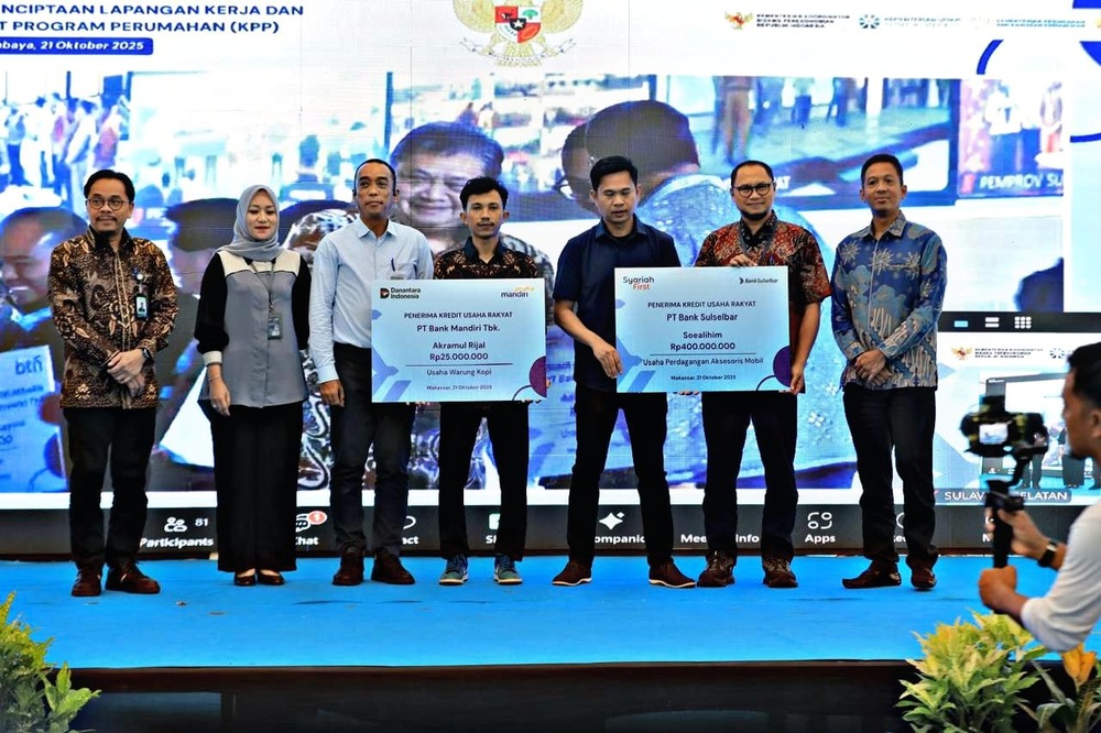 Menko Perekonomian Saksikan Akad Massal 800 Ribu Debitur KUR, Sulsel Hadirkan Seribu Pelaku UMKM di Monumen Mandala