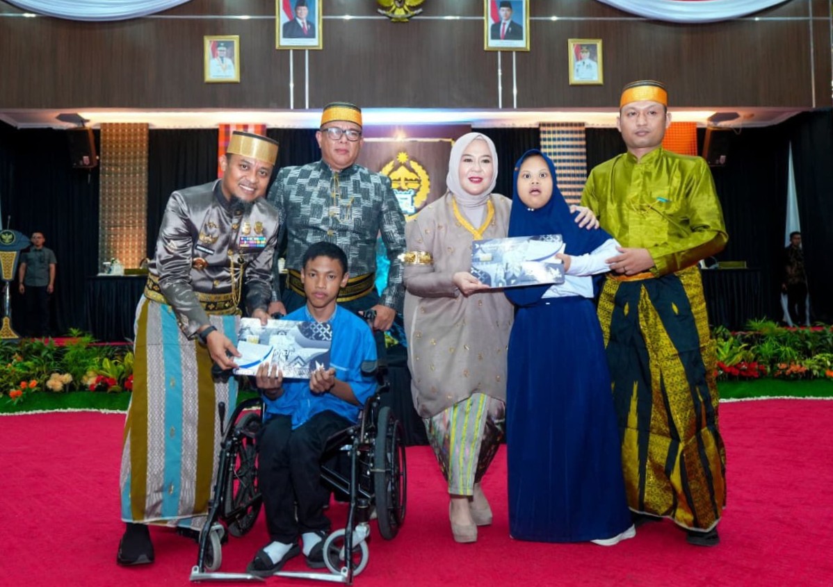 902 Siswa Disabilitas Dapat Bantuan Tabungan Pendidikan dari Gubernur Sulsel 