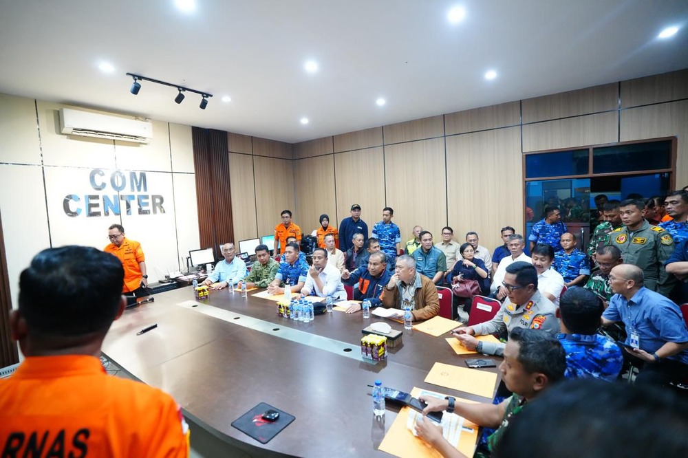 Gubernur Sulsel Bersama Menhub dan Basarnas Evaluasi Pencarian Korban ATR 42-500